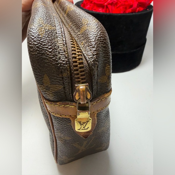 Louis Vuitton Compeigne 23 Toiletry Pouch/Cosmetic Pouch Monogram - Picture 8 of 14